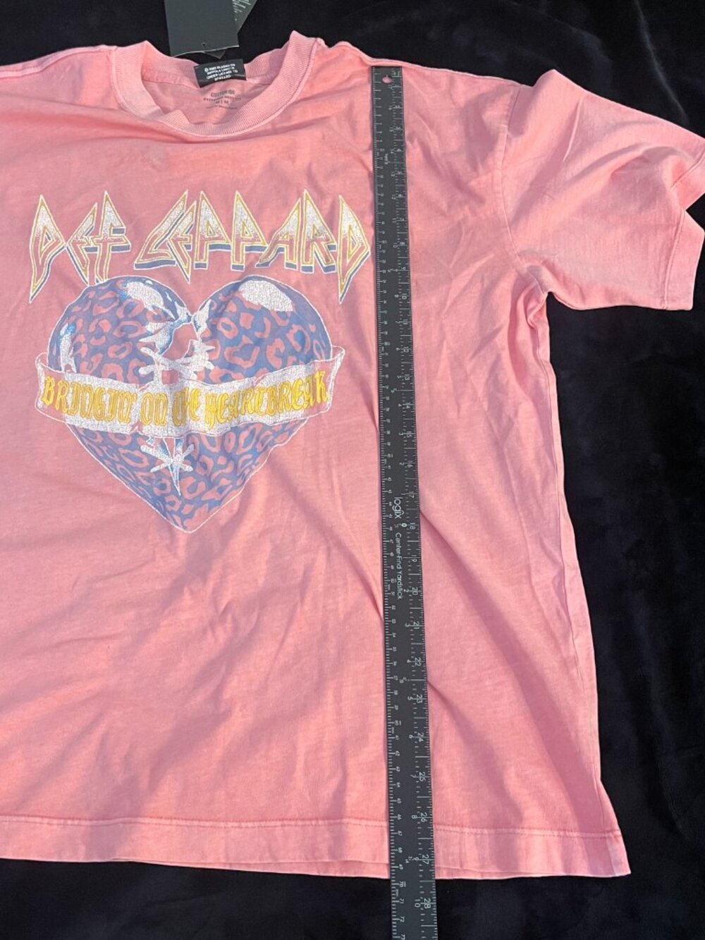 Def Leppard Pink Graphic Tee Oversized Boxy Fit NWT Medium - Picture 5 of 8